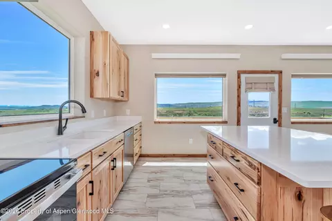 Kitchen - 243 Danner Drive Craig Co 81625 Dr, Craig, CO 81625 photo 10 of 11