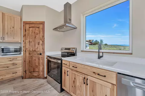 Kitchen - 243 Danner Drive Craig Co 81625 Dr, Craig, CO 81625 photo 8 of 11