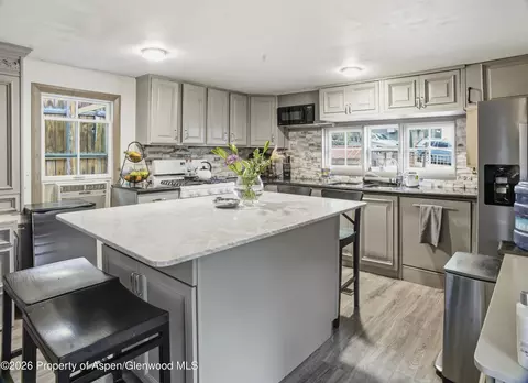51691 Highway 6 And 24 22 Glenwood Springs Co 81601 #22, Glenwood Springs, CO 81601