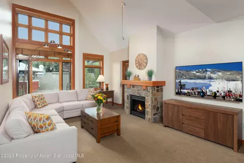 110 Carriage Way 3406 Snowmass Village Co 81615 Way #3406, Snowmass Village, CO 81615