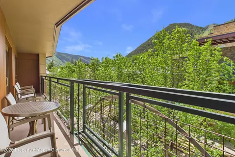 555 E Durant Avenue 4-e Aspen Co 81611 Ave #4-E, Aspen, CO 81611