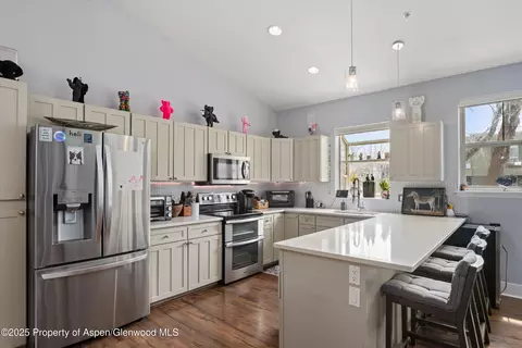 Kitchen - 712 Evans Court Basalt Co 81621 Ct, Basalt, CO 81621 photo 1 of 1