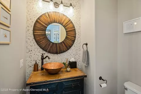 Bath - 712 Evans Court Basalt Co 81621 Ct, Basalt, CO 81621 photo 3 of 3