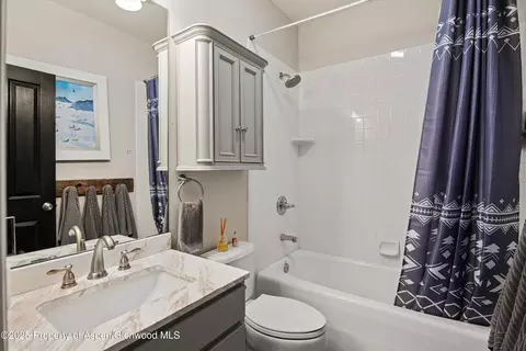 Bath - 712 Evans Court Basalt Co 81621 Ct, Basalt, CO 81621 photo 2 of 3