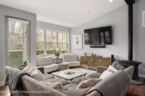 Living - 712 Evans Court Basalt Co 81621 Ct, Basalt, CO 81621 photo 2 of 4