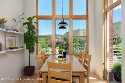 Dining - 231 Robinson Street 320 Basalt Co 81621 St #320, Basalt, CO 81621 photo 2 of 2