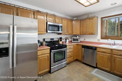 Kitchen - 56 Sagewood Court Basalt Co 81621 Ct, Basalt, CO 81621 photo 2 of 2