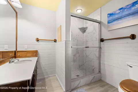 Bath - 71 Crossland Drive Basalt Co 81621 Dr, Basalt, CO 81621 photo 1 of 2