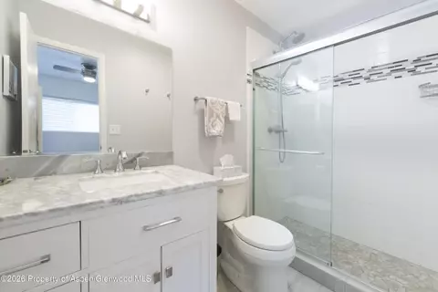Bath - 405 Park Avenue B4 Basalt Co 81621 Ave #B4, Basalt, CO 81621 photo 6 of 11