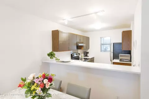 Kitchen - 405 Park Avenue B4 Basalt Co 81621 Ave #B4, Basalt, CO 81621 photo 1 of 4
