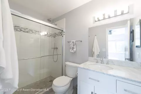 Bath - 405 Park Avenue B4 Basalt Co 81621 Ave #B4, Basalt, CO 81621 photo 7 of 11