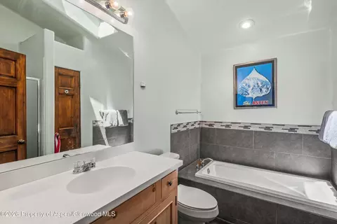 Bath - 750 Hearthstone Drive Basalt Co 81621 Dr, Basalt, CO 81621 photo 5 of 7
