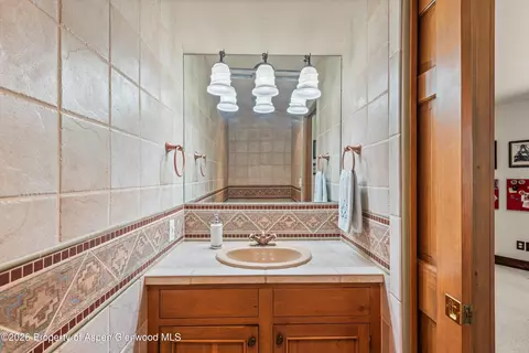 Bath - 750 Hearthstone Drive Basalt Co 81621 Dr, Basalt, CO 81621 photo 1 of 7