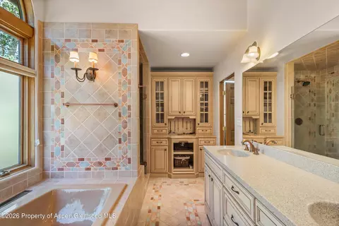Bath - 750 Hearthstone Drive Basalt Co 81621 Dr, Basalt, CO 81621 photo 4 of 7