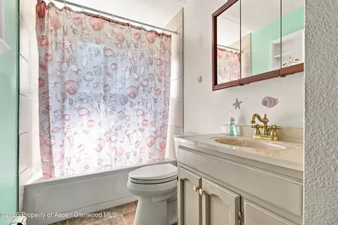 Bath - 201 Hillcrest Avenue Rangely Co 81648 Ave, Rangely, CO 81648 photo 2 of 2