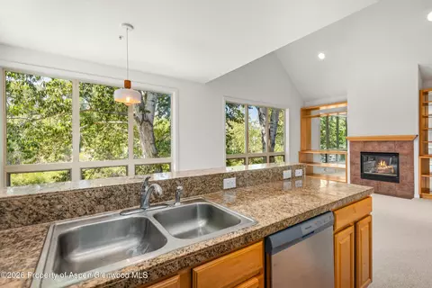 Kitchen - 555 Gold Rivers Court 200 Basalt Co 81621 Ct #200, Basalt, CO 81621 photo 1 of 1