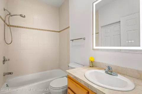Bath - 555 Gold Rivers Court 200 Basalt Co 81621 Ct #200, Basalt, CO 81621 photo 1 of 2