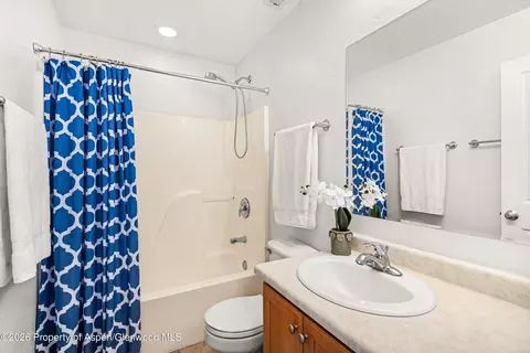 Bath - 100 Lakeside Drive Basalt Co 81621 Dr, Basalt, CO 81621 photo 2 of 3