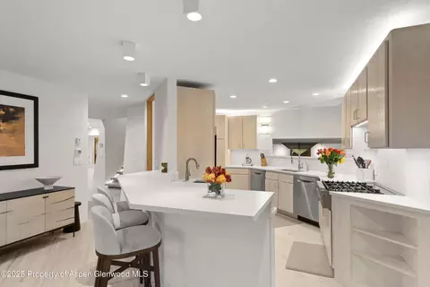 Kitchen - 699 Eppley Drive Aspen Co 81611 Dr, Aspen, CO 81611 photo 1 of 4