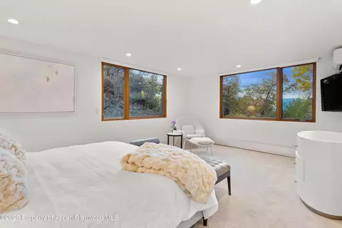 Bedroom - 699 Eppley Drive Aspen Co 81611 Dr, Aspen, CO 81611 photo 7 of 9