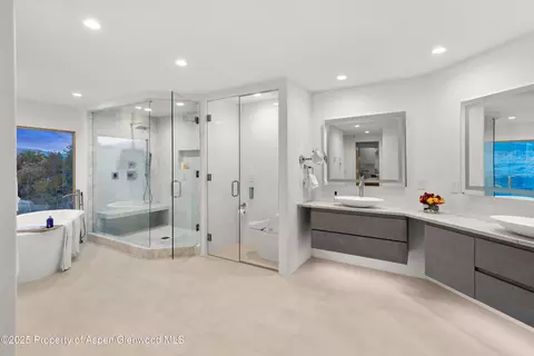 Bath - 699 Eppley Drive Aspen Co 81611 Dr, Aspen, CO 81611 photo 2 of 8