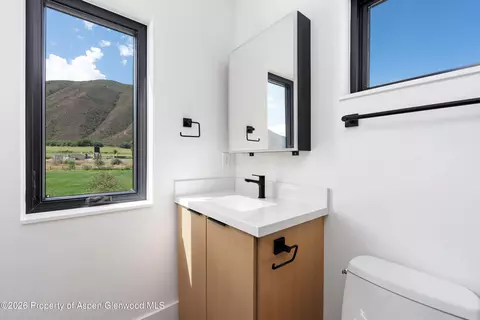 Bath - 428 Amesbury Drive Basalt Co 81621 Dr, Basalt, CO 81621 photo 3 of 6