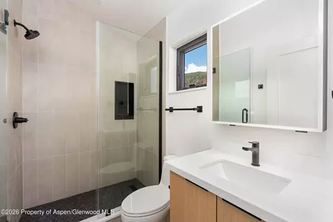 Bath - 428 Amesbury Drive Basalt Co 81621 Dr, Basalt, CO 81621 photo 5 of 6