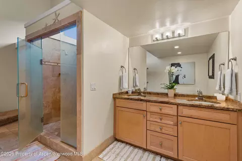 Bath - 33 Mountain Court Basalt Co 81621 Ct, Basalt, CO 81621 photo 1 of 4