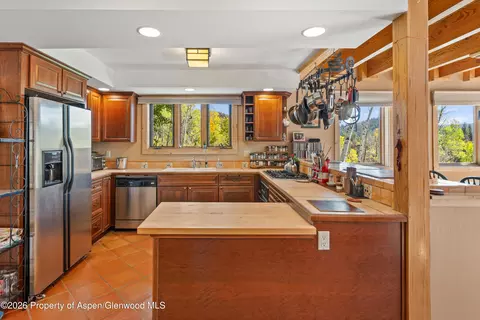 Kitchen - 372 Hawk Lane Basalt Co 81621 Ln, Basalt, CO 81621 photo 1 of 2