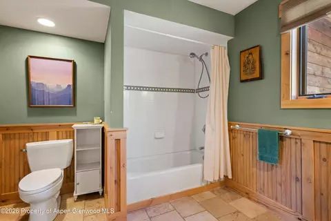 Bath - 372 Hawk Lane Basalt Co 81621 Ln, Basalt, CO 81621 photo 2 of 6