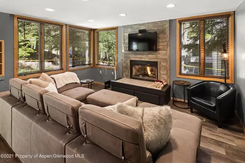 135 Carriage Way 10 Snowmass Village Co 81615 Way #10, Snowmass Village, CO 81615