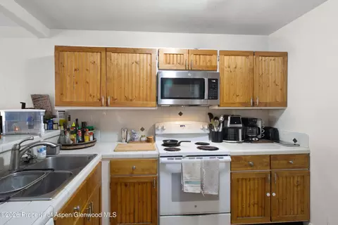Kitchen - 323 Park Avenue G-4 Basalt Co 81621 Ave #G-4, Basalt, CO 81621 photo 1 of 2