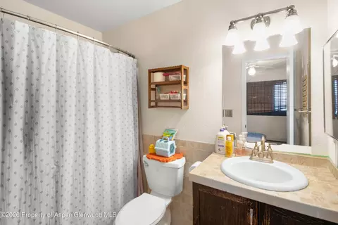 Bath - 323 Park Avenue G-4 Basalt Co 81621 Ave #G-4, Basalt, CO 81621 photo 2 of 2