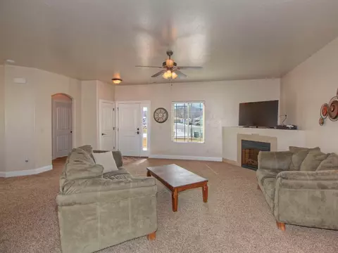 242 Javan Ct, Fruita, CO 81521 photo 2