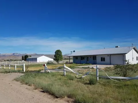 4520 T Rd, De Beque, CO 81630 photo 1
