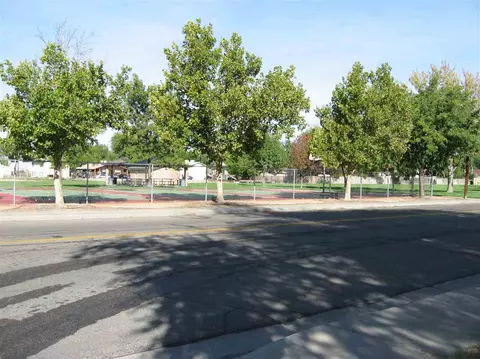 537 E Harrison Ave, Fruita, CO 81521 photo 4