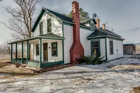 233 Denver Ave, De Beque, CO 81630 photo 1