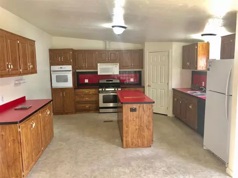 370 W 5th St, De Beque, CO 81630 photo 3