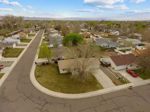 1106 Walnut St, Fruita, CO 81521 photo 2
