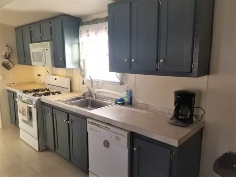 324 E Raven Ave, Rangely, CO 81648 photo 2