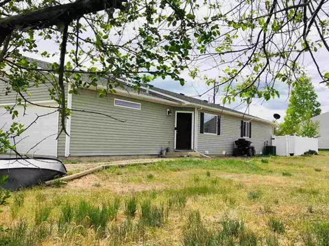 213 E Rangely Ave, Rangely, CO 81648 photo 2