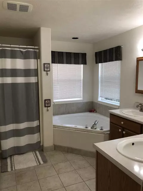 210 SE Cherry Ct, Cedaredge, CO 81413 photo 15