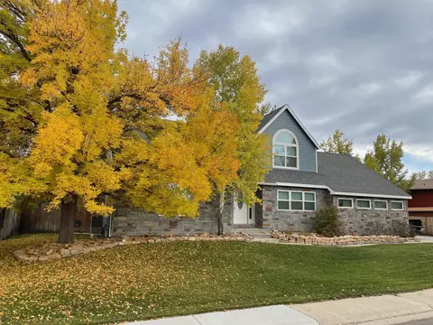 1474 La Mesa Cir, Rangely, CO 81648 photo 2