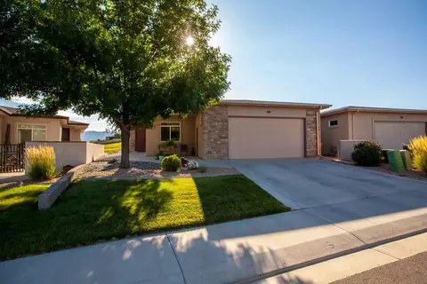 872 Summer Bend Ct, Grand Junction, CO 81506