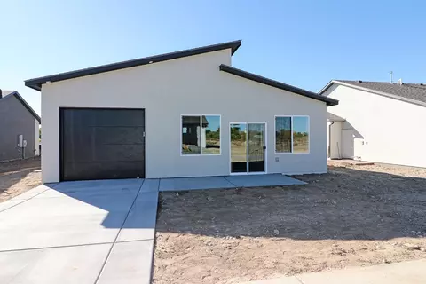 1717 Iron Dr, Fruita, CO 81521 photo 2