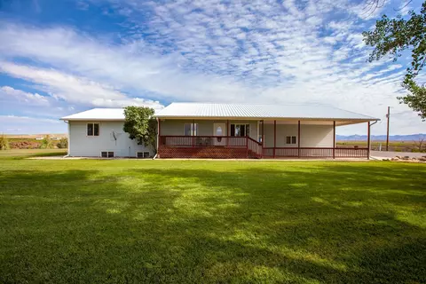1418 Q Rd, Loma, CO 81524