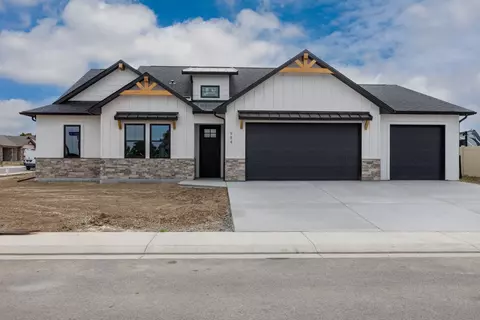 984 Red Globe Dr, Fruita, CO 81521