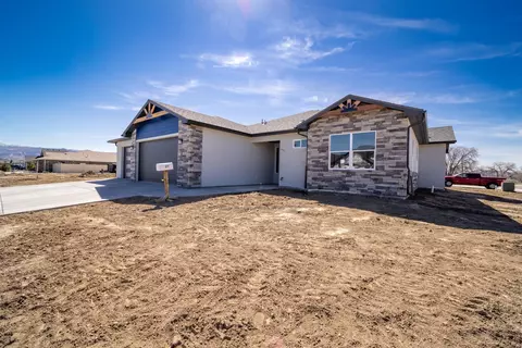 977 Red Globe Dr, Fruita, CO 81521 photo 2