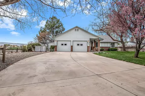 627 Hudsons Bay Dr, Grand Junction, CO 81504
