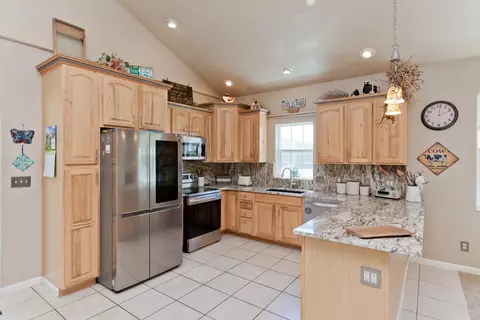 927 W Bell St, Rangely, CO 81648 photo 9